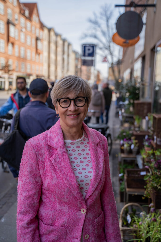 Lone Loklindt foran lokalt erhverv