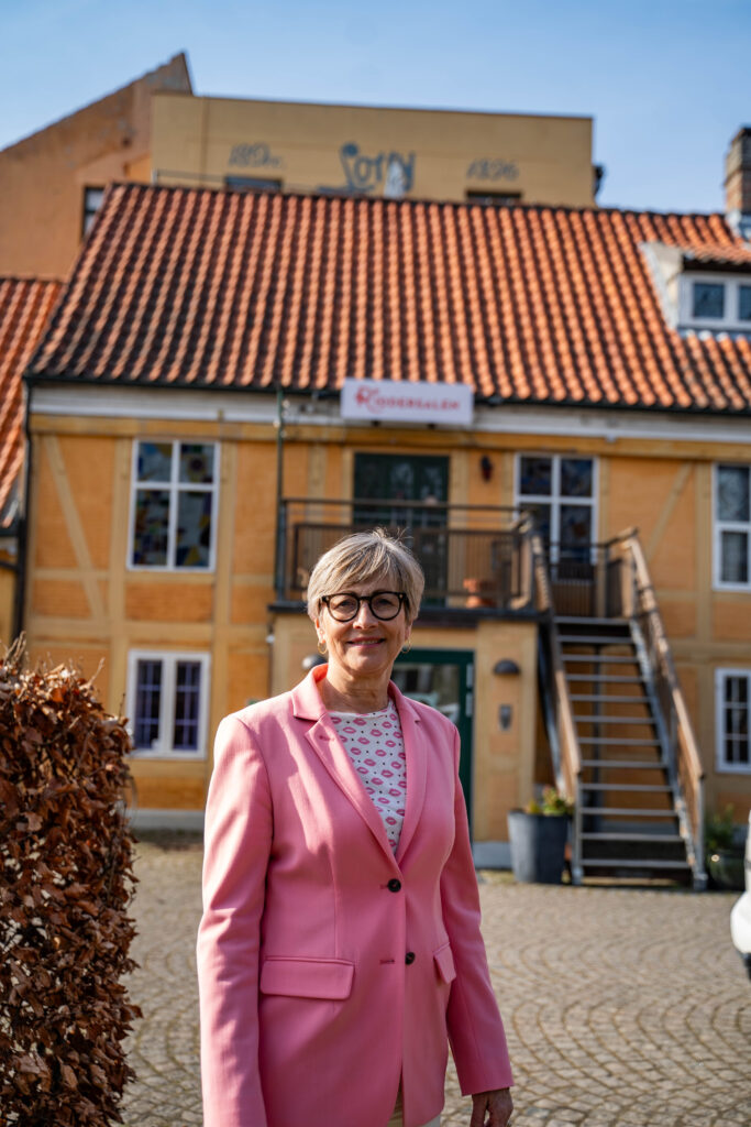 Lone Loklindt ved teater Riddersalen